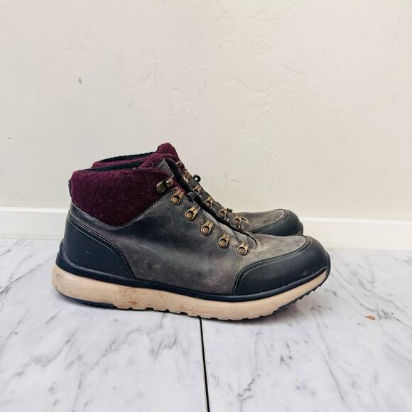 UGG Olivert Waterproof Black Leather Lace Up Boots Mens size 10
